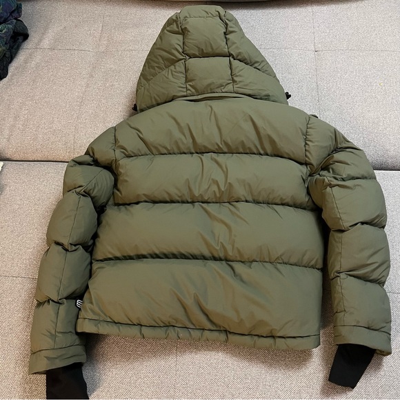 The Super Puff cliMATTE Army Green Shorty XS - Picture 2 of 12